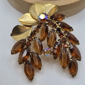 Vintage Juliana Rhinestone Topaz Brooch Gold Tone
